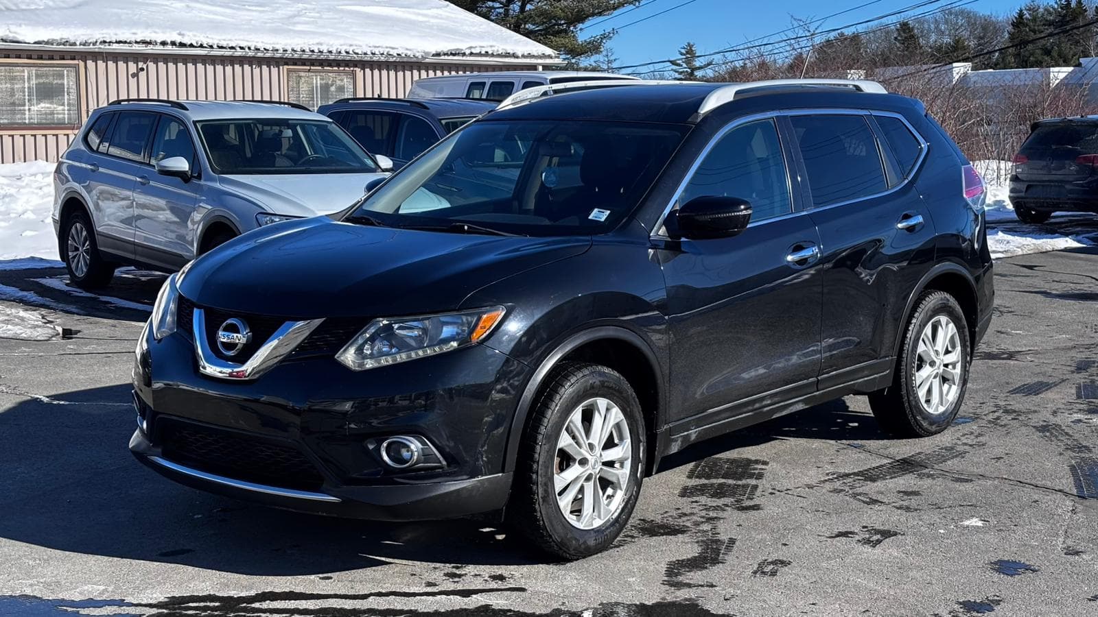 2016 nissan Rogue SV + Moonroof AWD