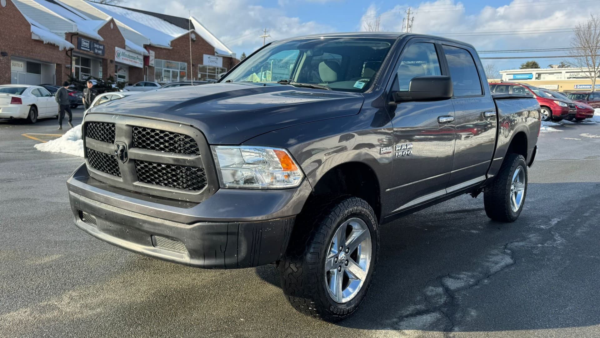 2017 Ram 1500 SLT Crew Cab Short Bed 4WD 140.5" Lifted