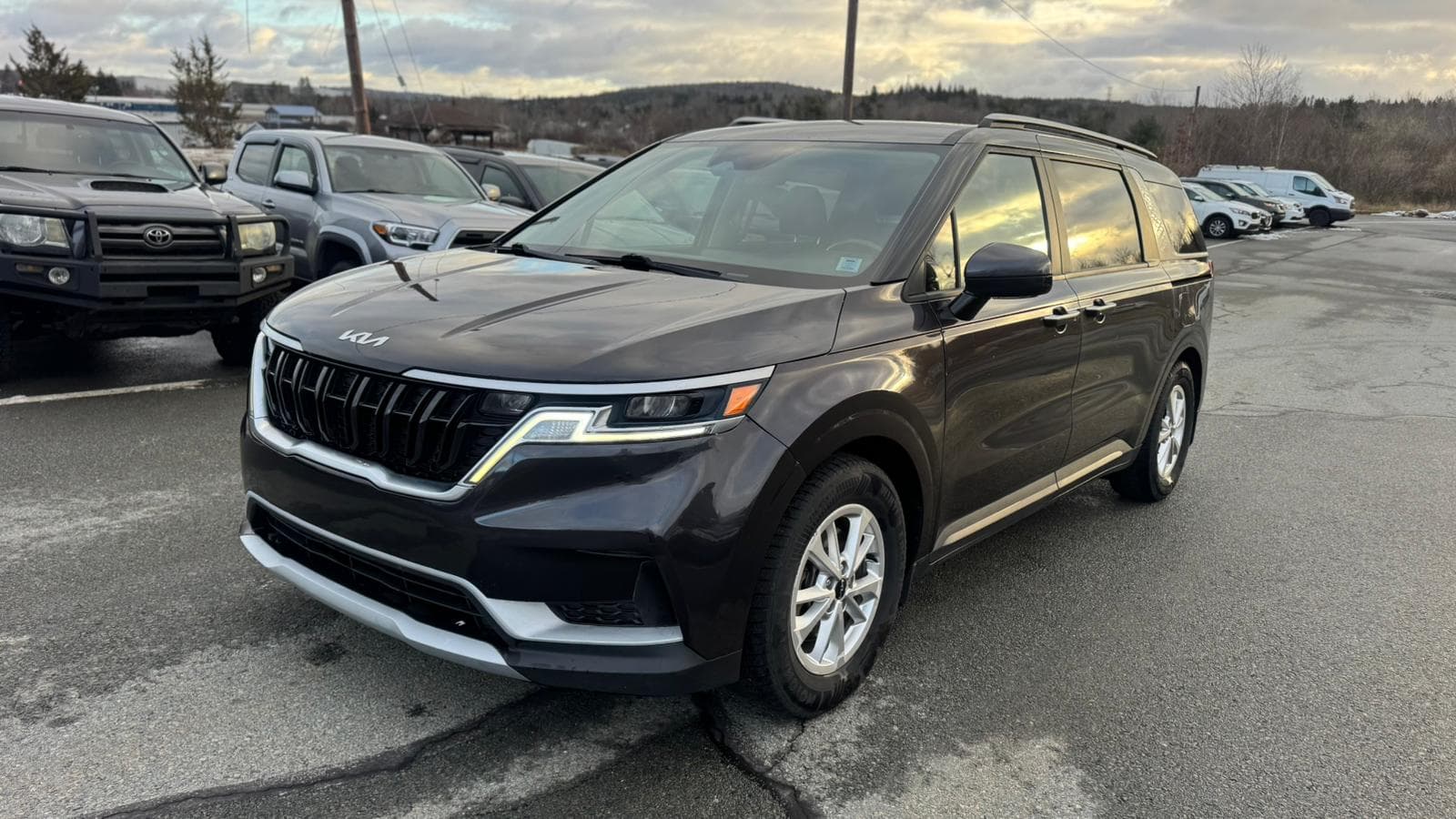 2022 KIA Carnival LX+-5D Wagon FWD